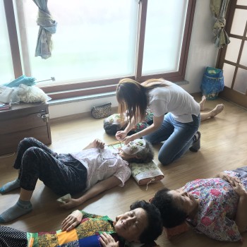 경로당 하계특화프로그램 '천연팩 만들기 - 더 예쁜 날' 이미지