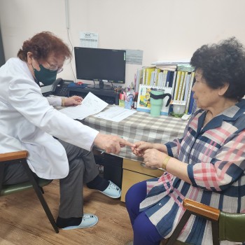 [물리치료]촉탁의 진료 및 상담 이미지