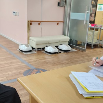 [물리치료]촉탁의 진료 및 상담 이미지