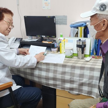 [물리치료]촉탁의 진료 및 상담 이미지