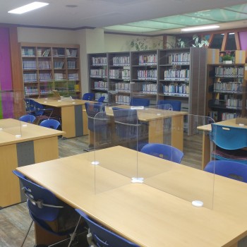 [행복나눔 작은도서관]코로나19 바이러스 대책 1 : 열람실 칸막 이미지