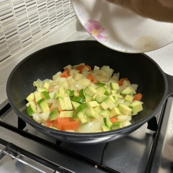 [행복나눔 작은도서관] '편식탈출! 채소도 골고루-카레만들기' 프로그램 운영 이미지