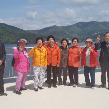 [인지지원] 참여 어르신들과 즐거운 나들이 진행 이미지