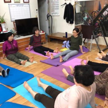 [경로당활성화사업] 건강증진사업 요가교실 프로그램 진행 이미지