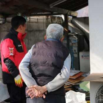 [2017-02-28] 취약계층 어르신들에게 난방유를 지원했습니다. 이미지