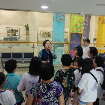 [행복나눔 작은도서관]1.3세대 가족형성 프로그램 'new 가족의 품격' 프로그램 진행 이미지