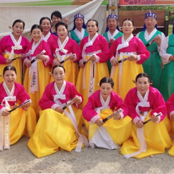 [2013.06.22] 우리춤체조 고창복분자대회 우수상 수상 이미지